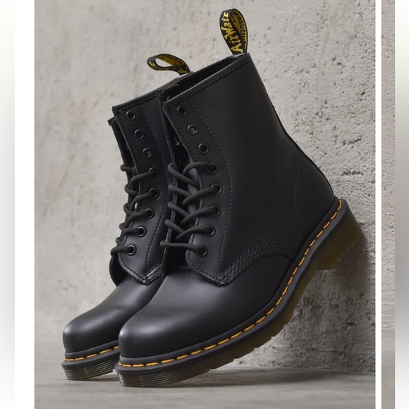 ✨NEW!✨Dr. Martens Vegan Jadon II Lace-Up Boots - Picture 5 of 10
